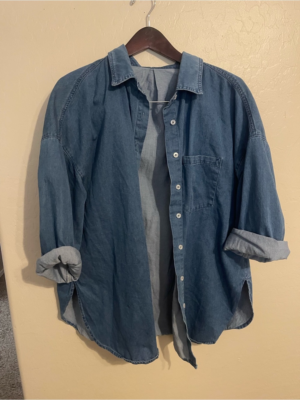 Vintage Classic Denim Button-Up Shirt in Medium Blue